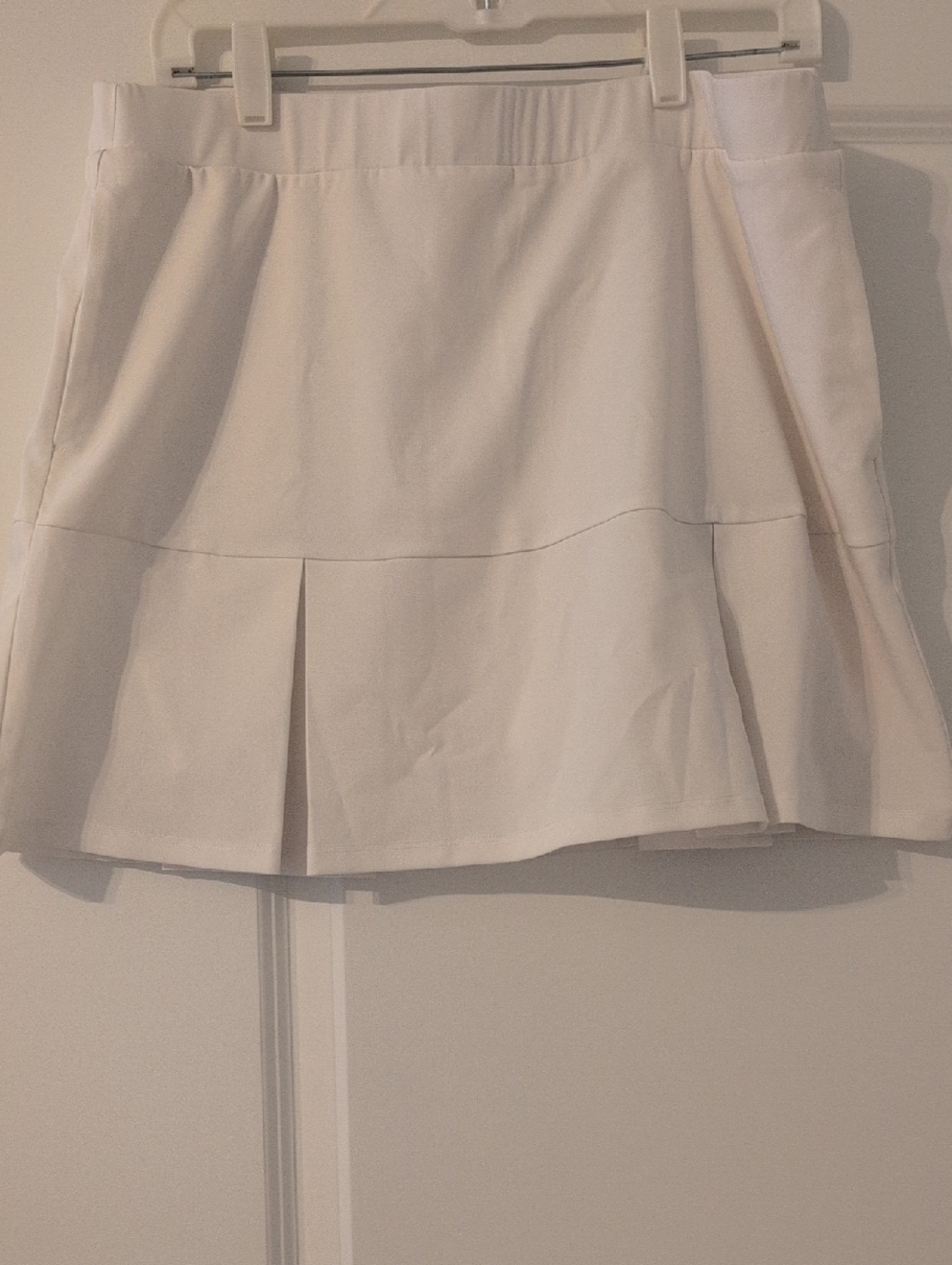Women’s Cream Tennis Skort - Classic Pleated Style